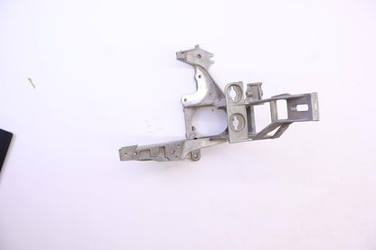 Original OE Volkswagen Halter 8E1721117D