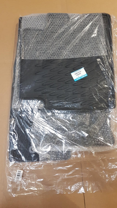 Original OE MAZDA Fußmattensatz KB8MV0351