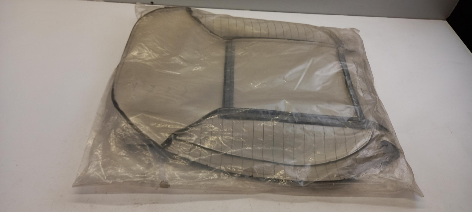 Original OPEL Insignia-A Rücklehnenbezug schwarz vorne rechts 13414224