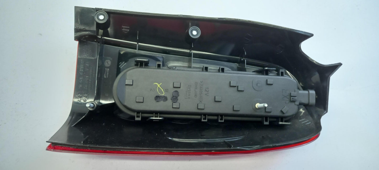 Original OE OPEL Heckleuchte 10353277
