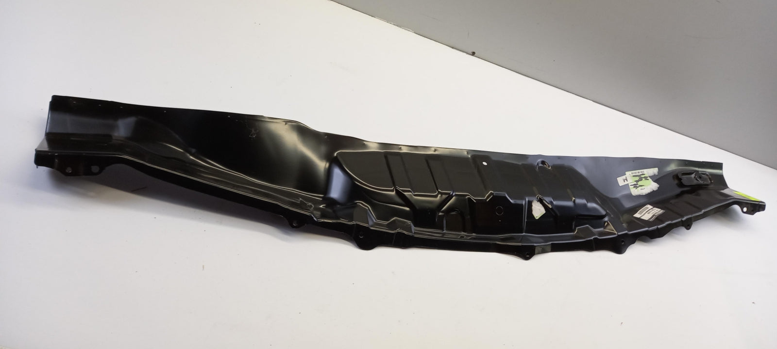 Original OE NISSAN Wasserabweiser F63003VVMA