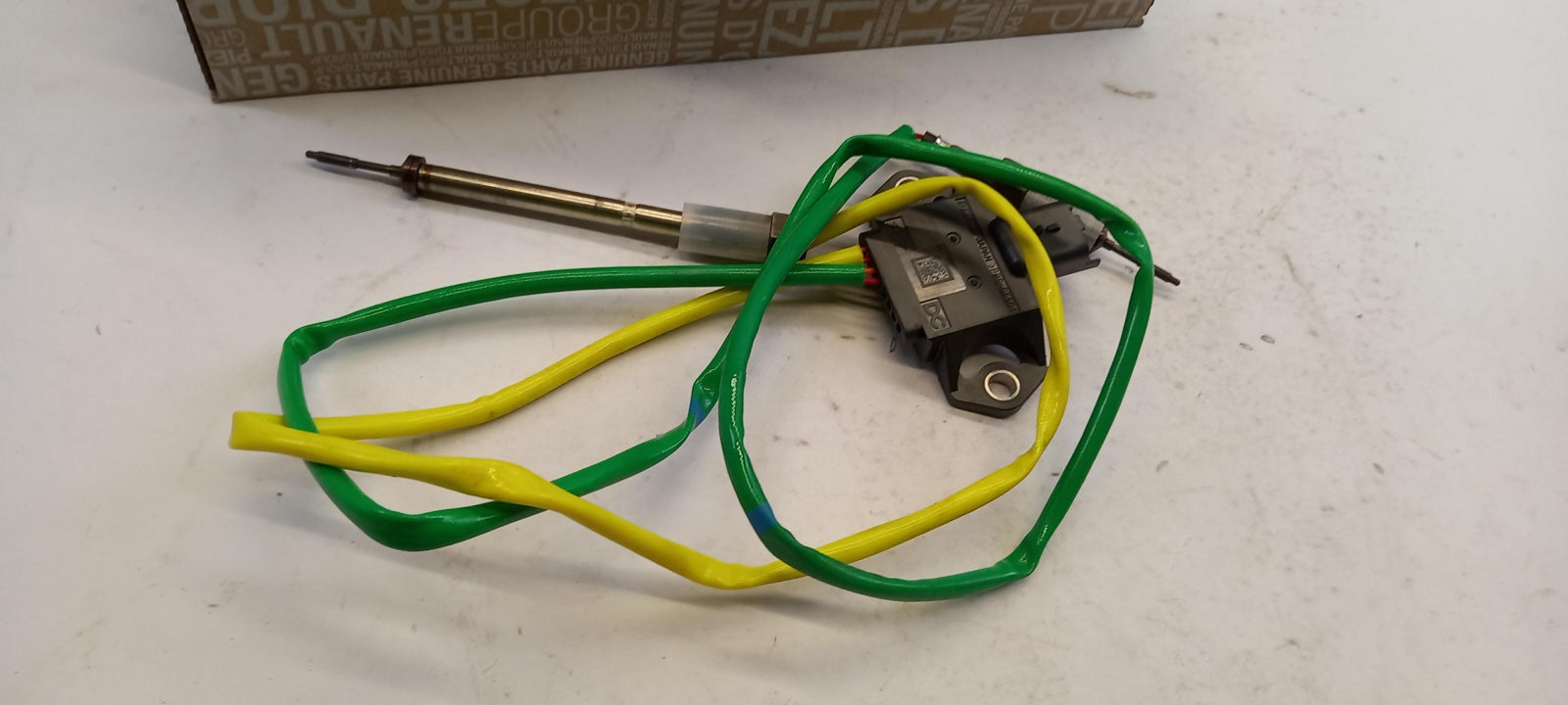 Original OE NISSAN Abgastemperaturgeber 2265800QAB
