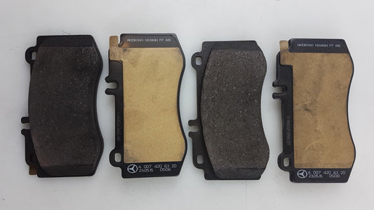 Original MERCEDES-BENZ E-klasse W212 CLS C218 Bremsbeläge vorne A0074206320