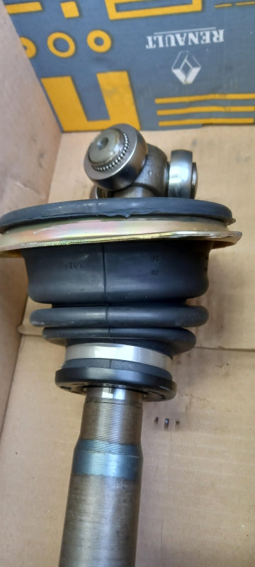 Original OE RENAULT Antriebswelle 8200178624