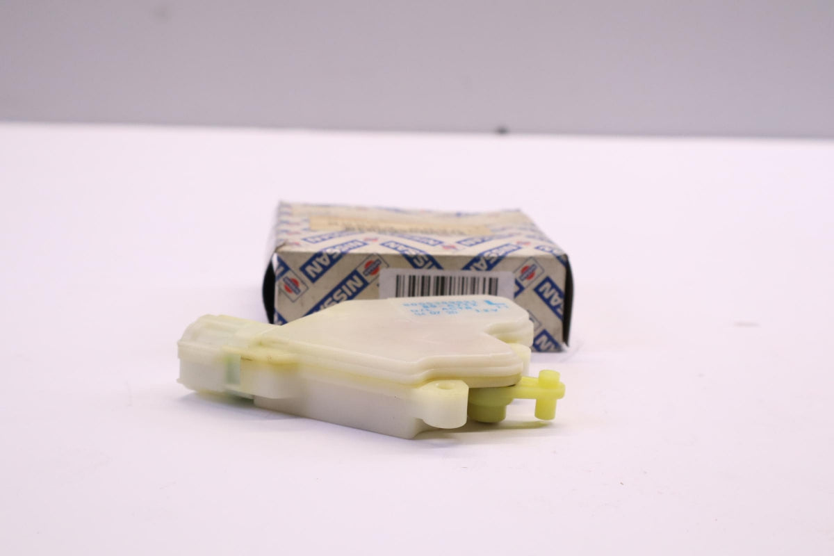 Original OE NISSAN Stellantrieb 8055389921