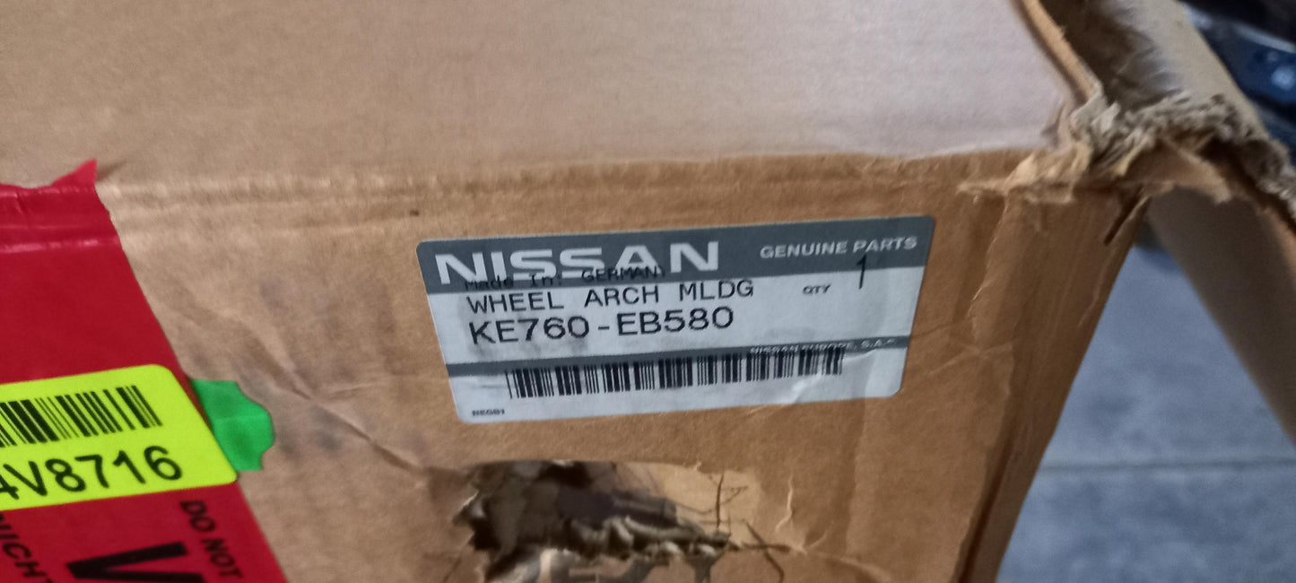 Original OE NISSAN Kotflügel Zierleisten Satz KE760EB580
