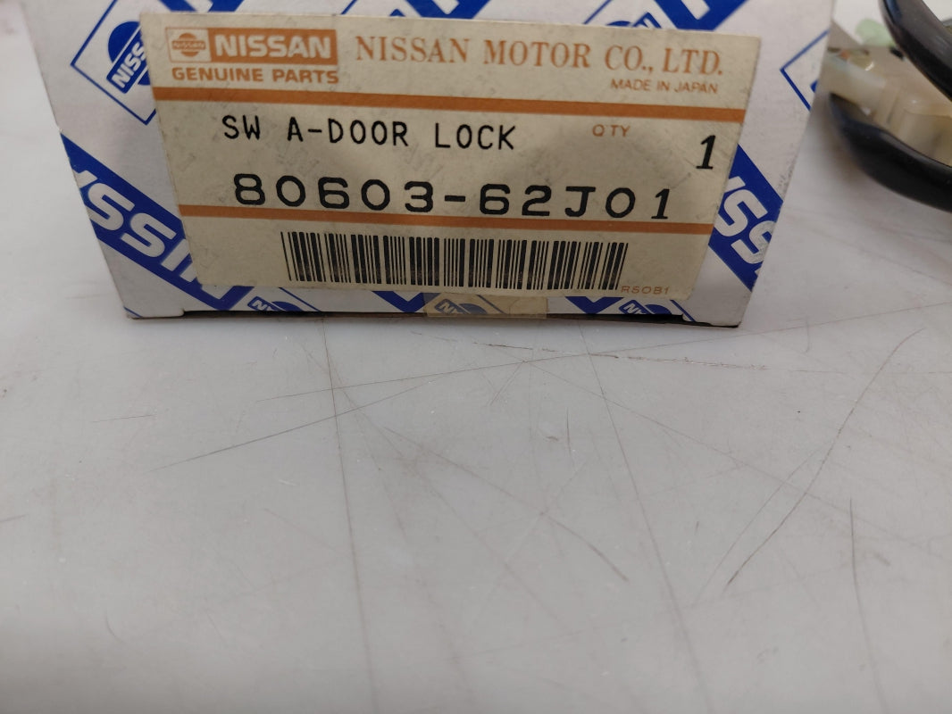 Original OE NISSAN Türverriegelung Schalter 8060362J01
