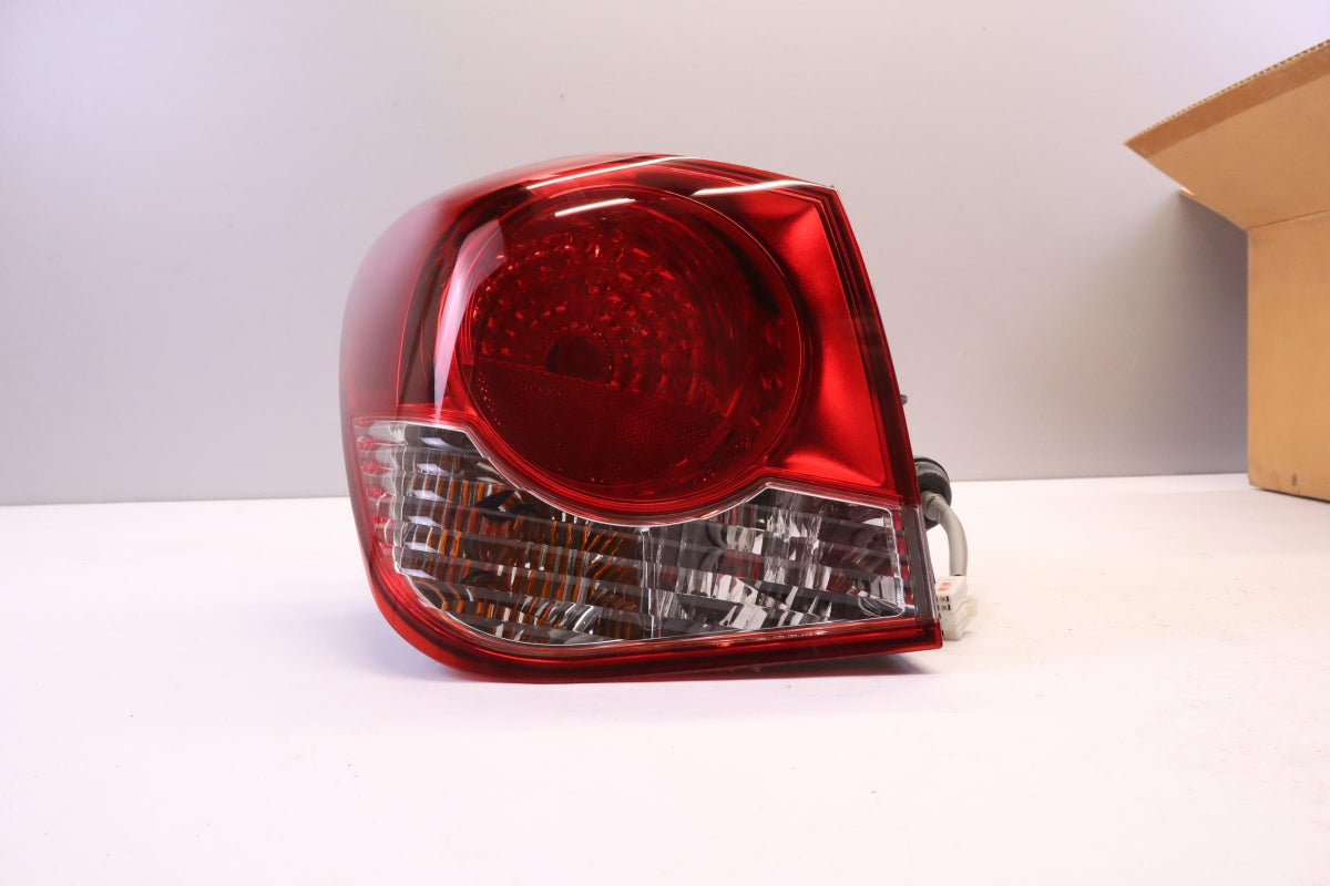 Original OE CHEVROLET Heckleuchte 96829827