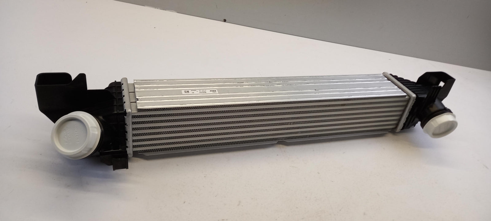 Original OE BMW Ladeluftkühler 17518645761