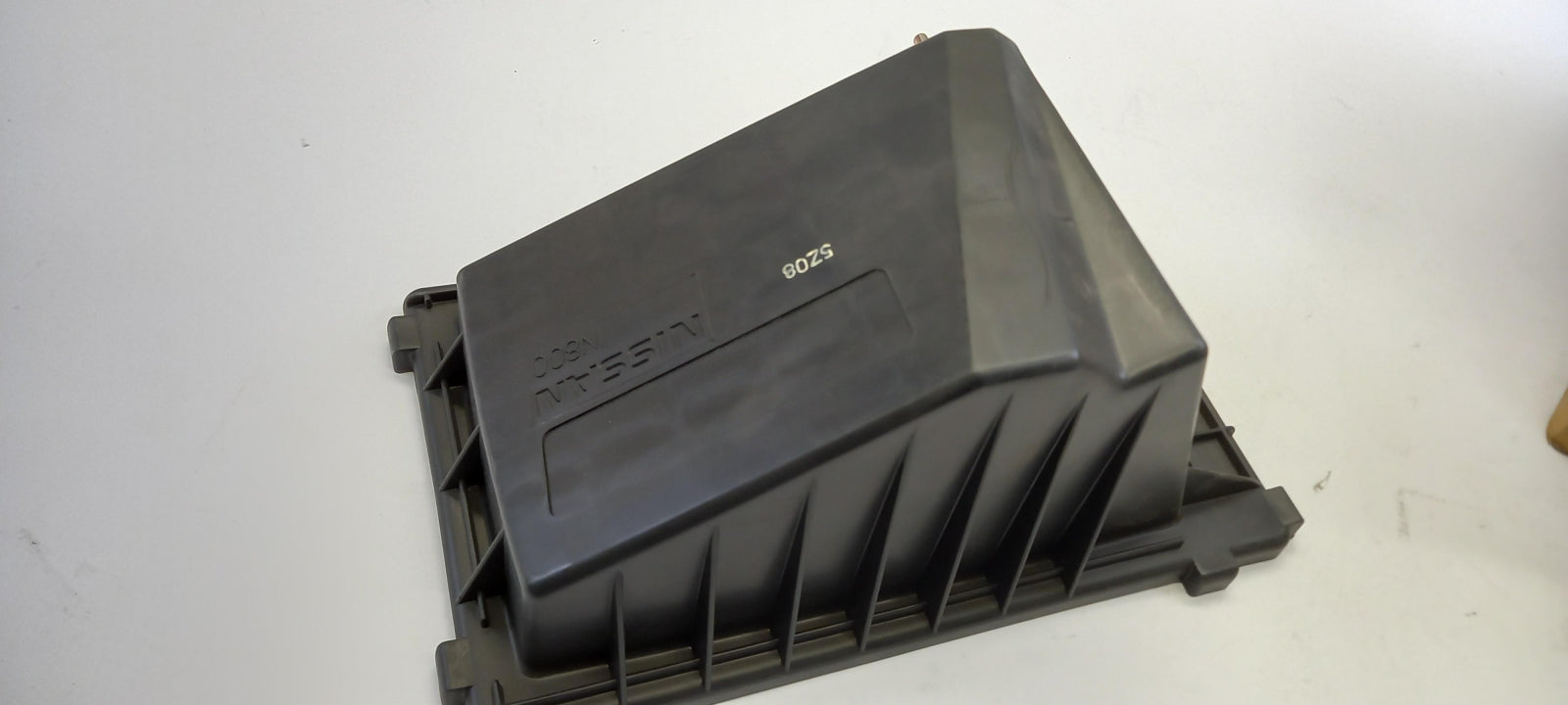 Original OE NISSAN Luftfilterkasten 165261N800