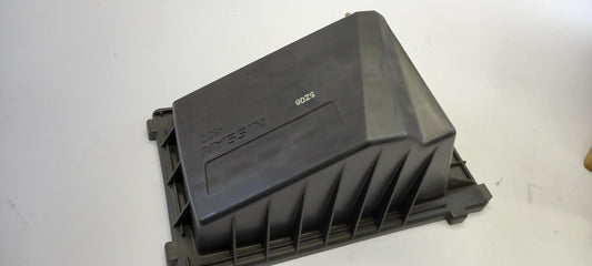 Original OE NISSAN Luftfilterkasten 165261N800