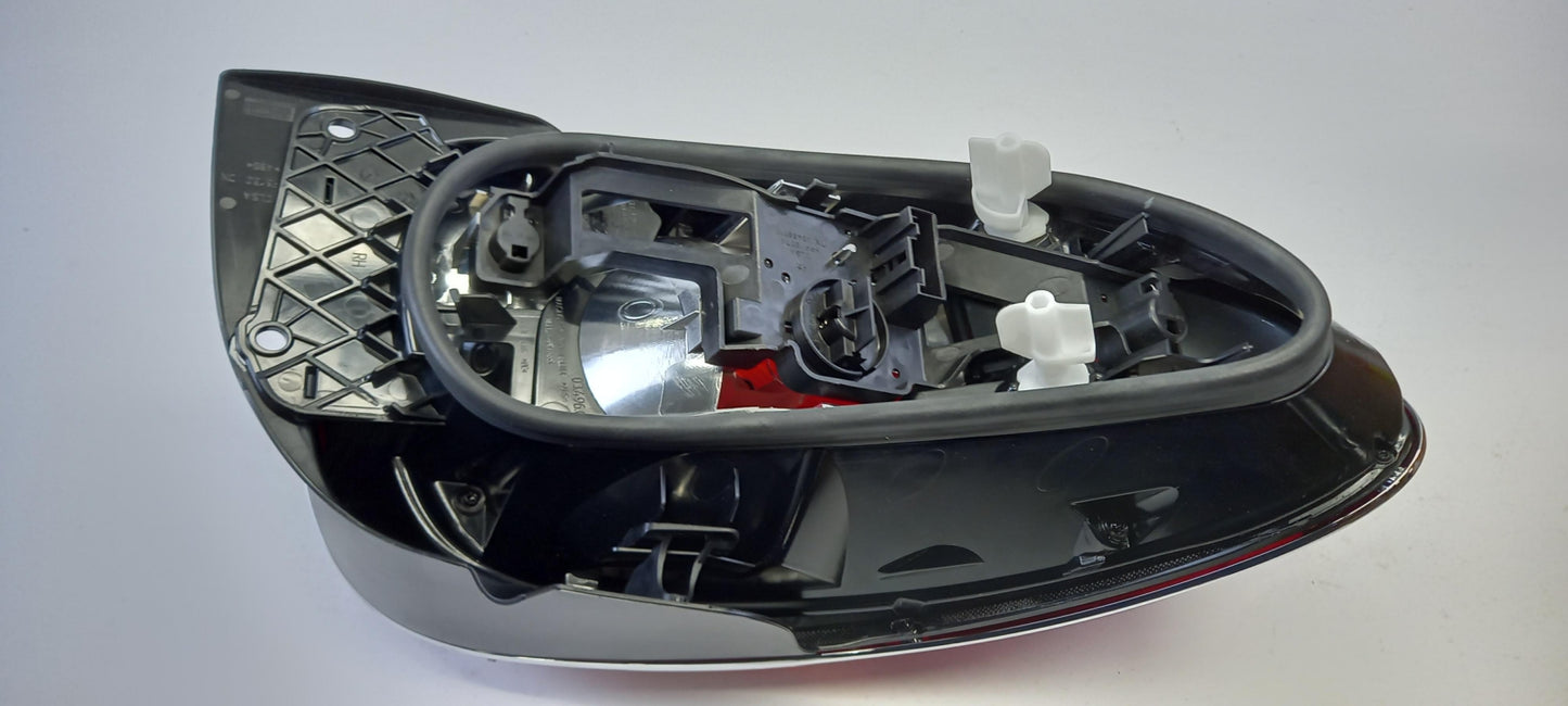 Original OE BMW Heckleuchte 63219808868