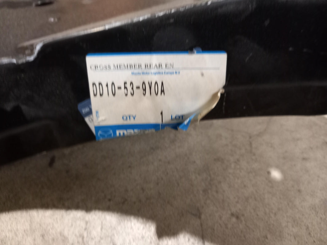 Original OE MAZDA Querträger DD10539Y0A