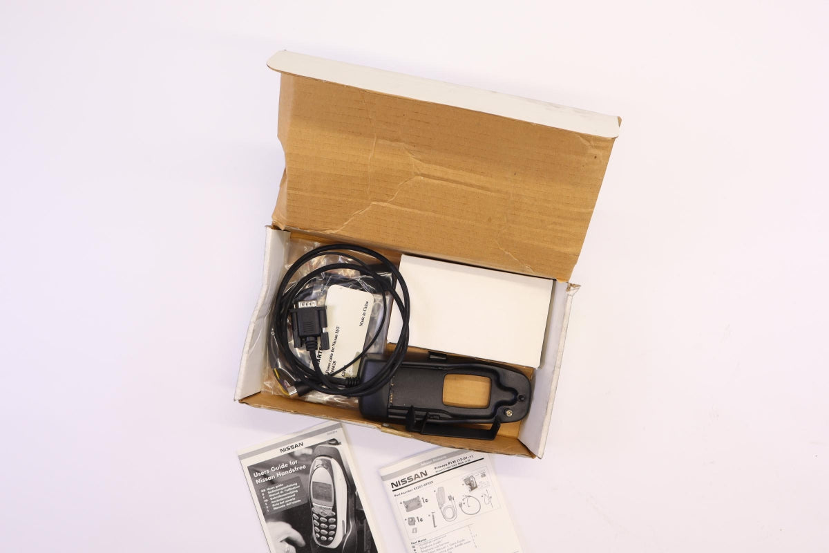 Original OE NISSAN Telefon Montagesatz KE28389466