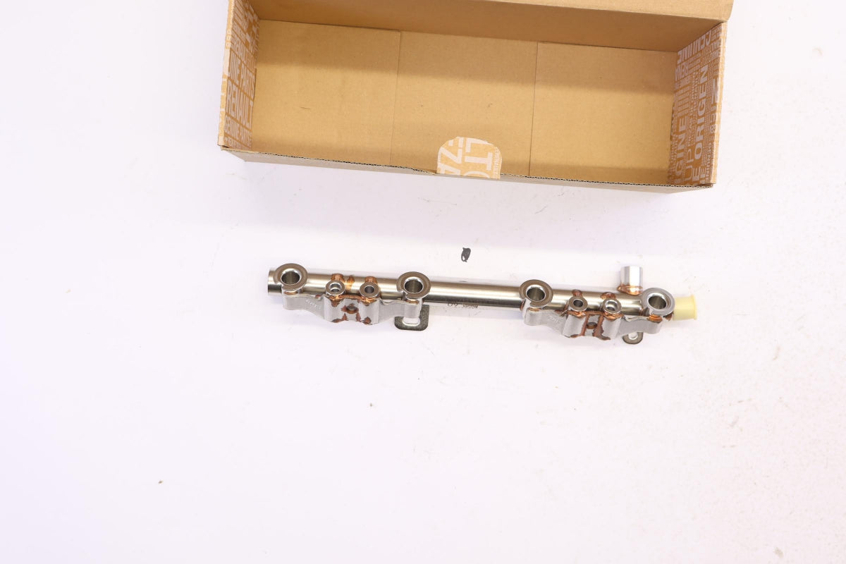 Original OE NISSAN Kraftstoff Verteilerrohr 1752000Q4A