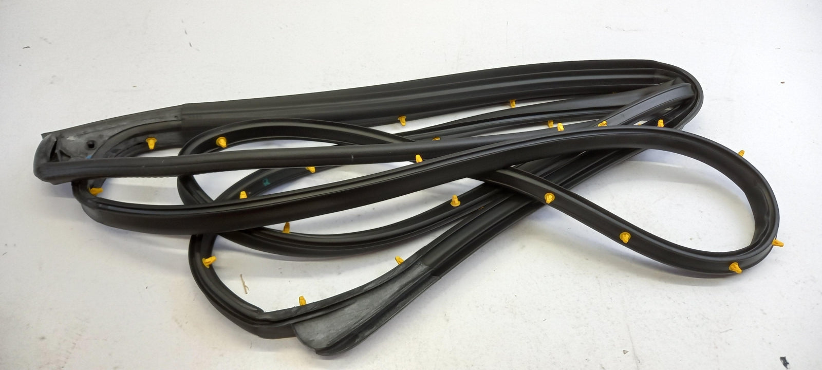 Original OE SUZUKI Türdichtung 8467179J00000