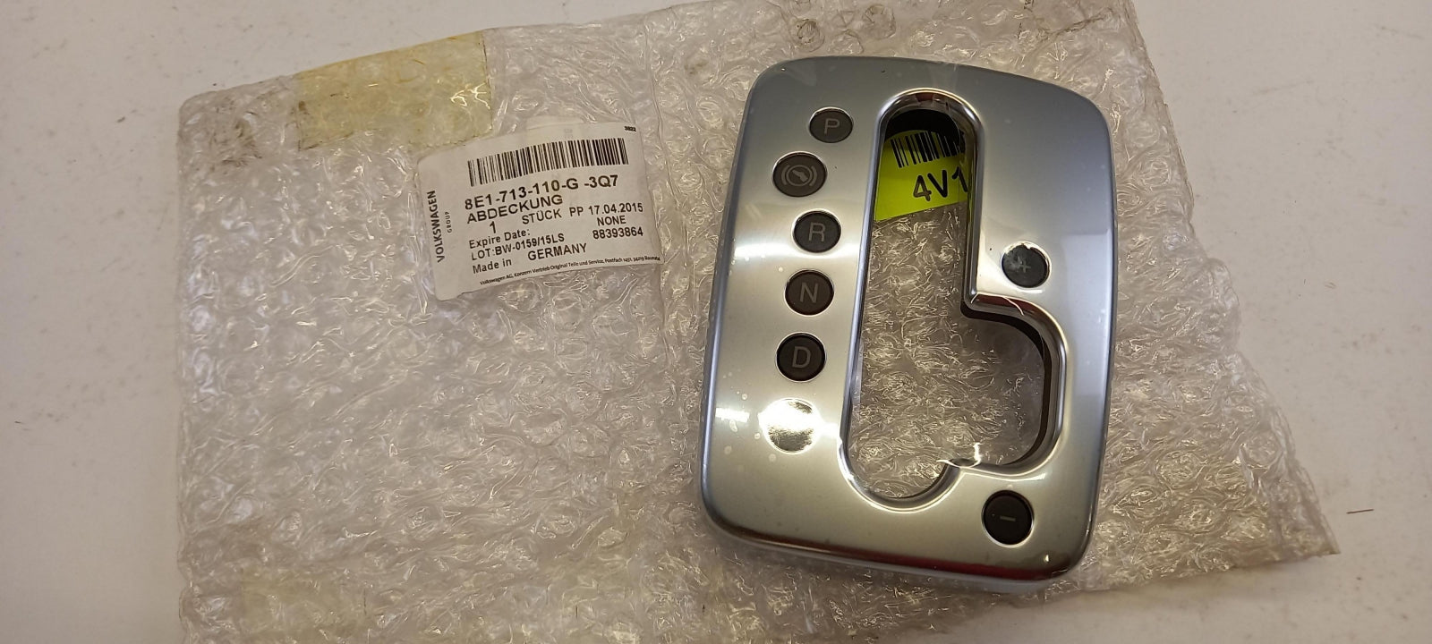 Original OE Volkswagen Mittelkonsole Teil 8E1713110G3Q7