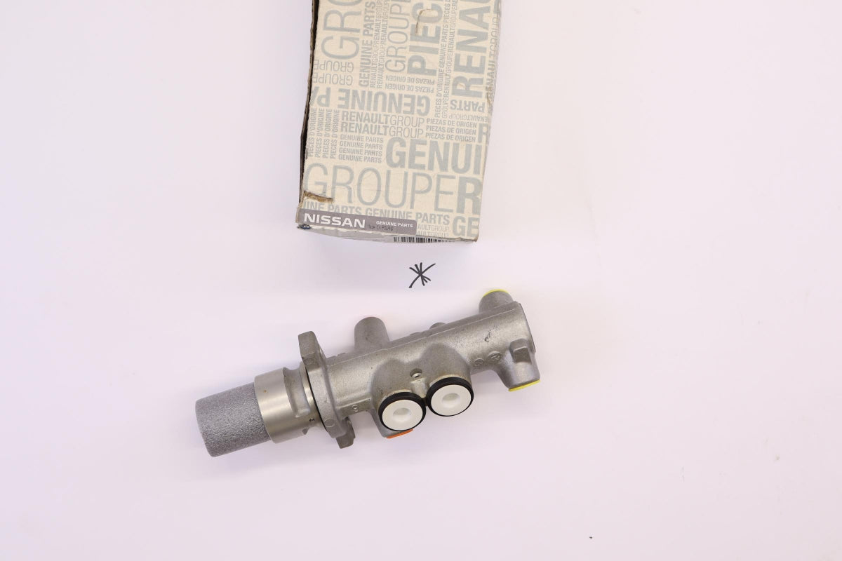 Original OE NISSAN Hauptbremszylinder 4601000QAR