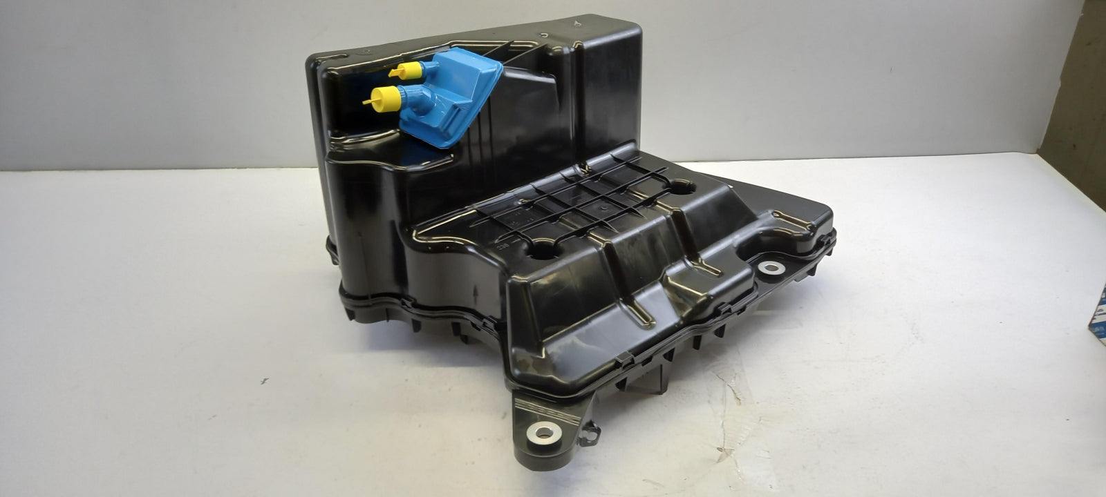 Original OE Volkswagen Additivbehälter 8W0131879BB