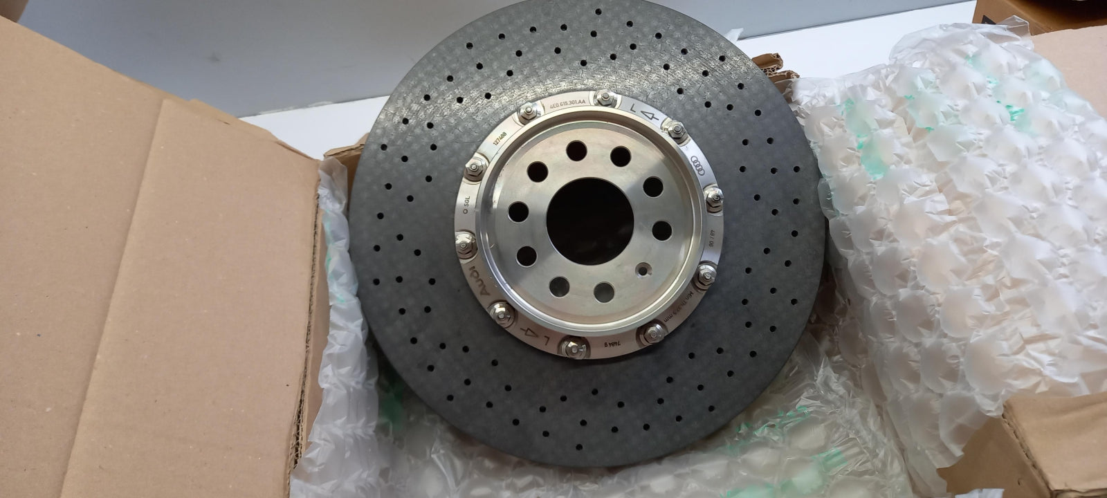 Original AUDI A8 4E Bremsscheibe keramik vorne links 4E0615301AA