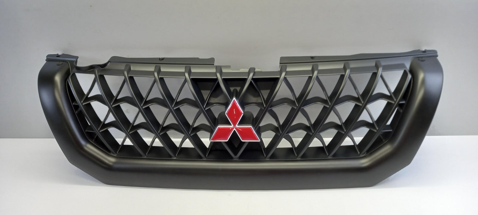 Original OE MITSUBISHI Kühlergitter MR607481