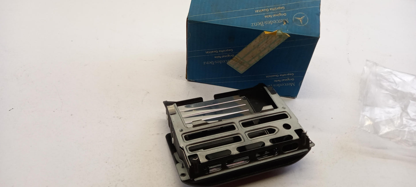 Original OE MERCEDES-BENZ Aschenbecher A20181000309051