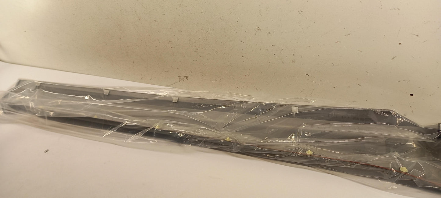Original OE MITSUBISHI Schweller MR636538