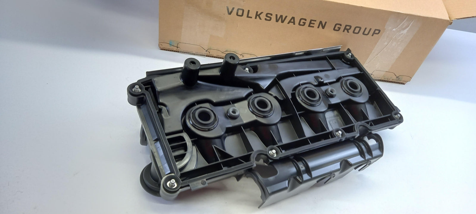 Original OE Volkswagen Ventildeckel 03N103469E