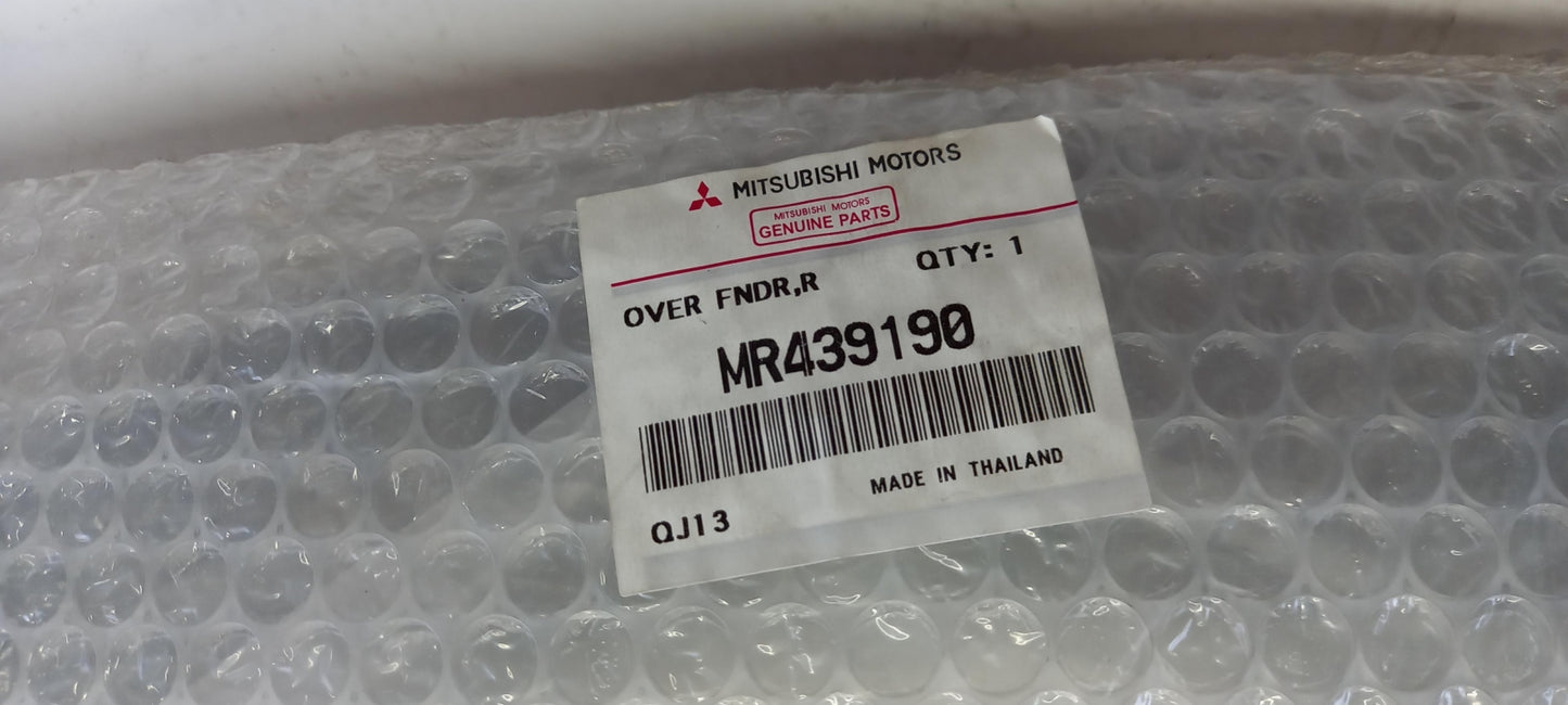 Original OE MITSUBISHI Kotflügel Zierleiste MR439190