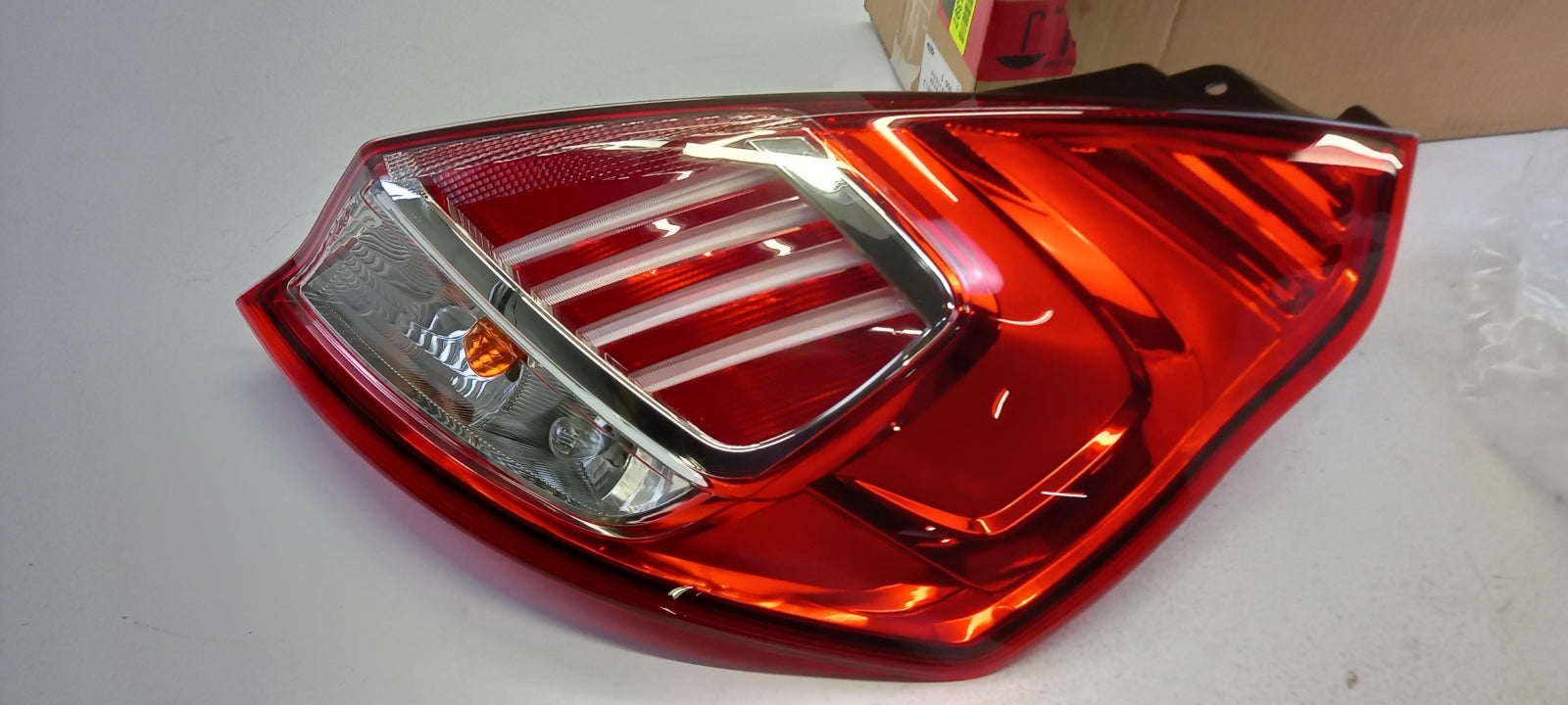 Original OE FORD Heckleuchte 1900003