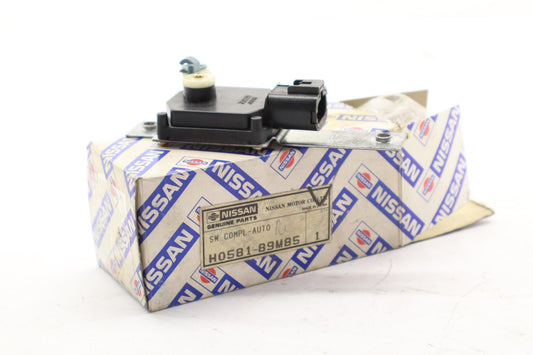 Original OE NISSAN Schalter H058189M85