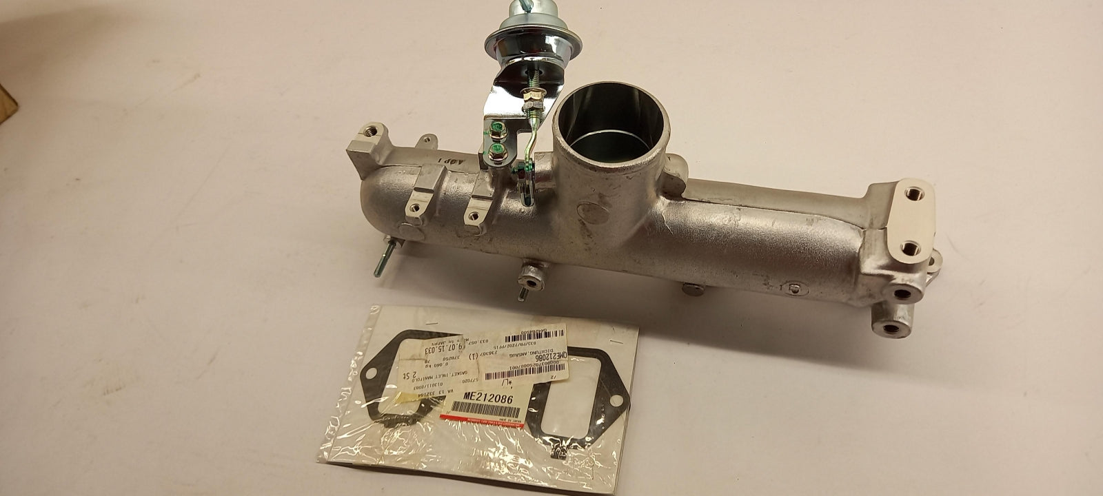 Original OE MITSUBISHI Ansaugkrümmer ME212146