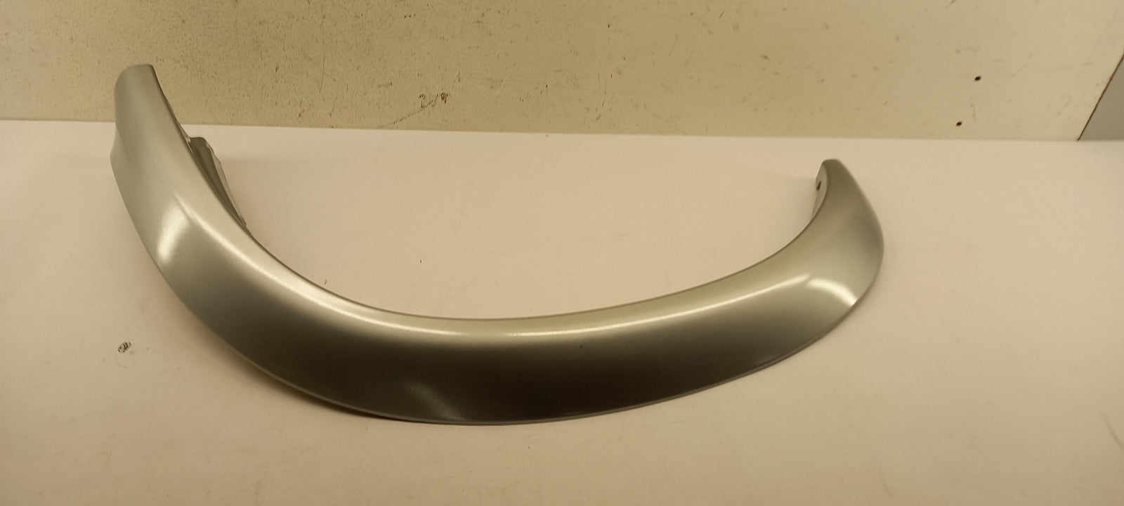 Original OE MITSUBISHI Kotflügel Zierleiste MR439191