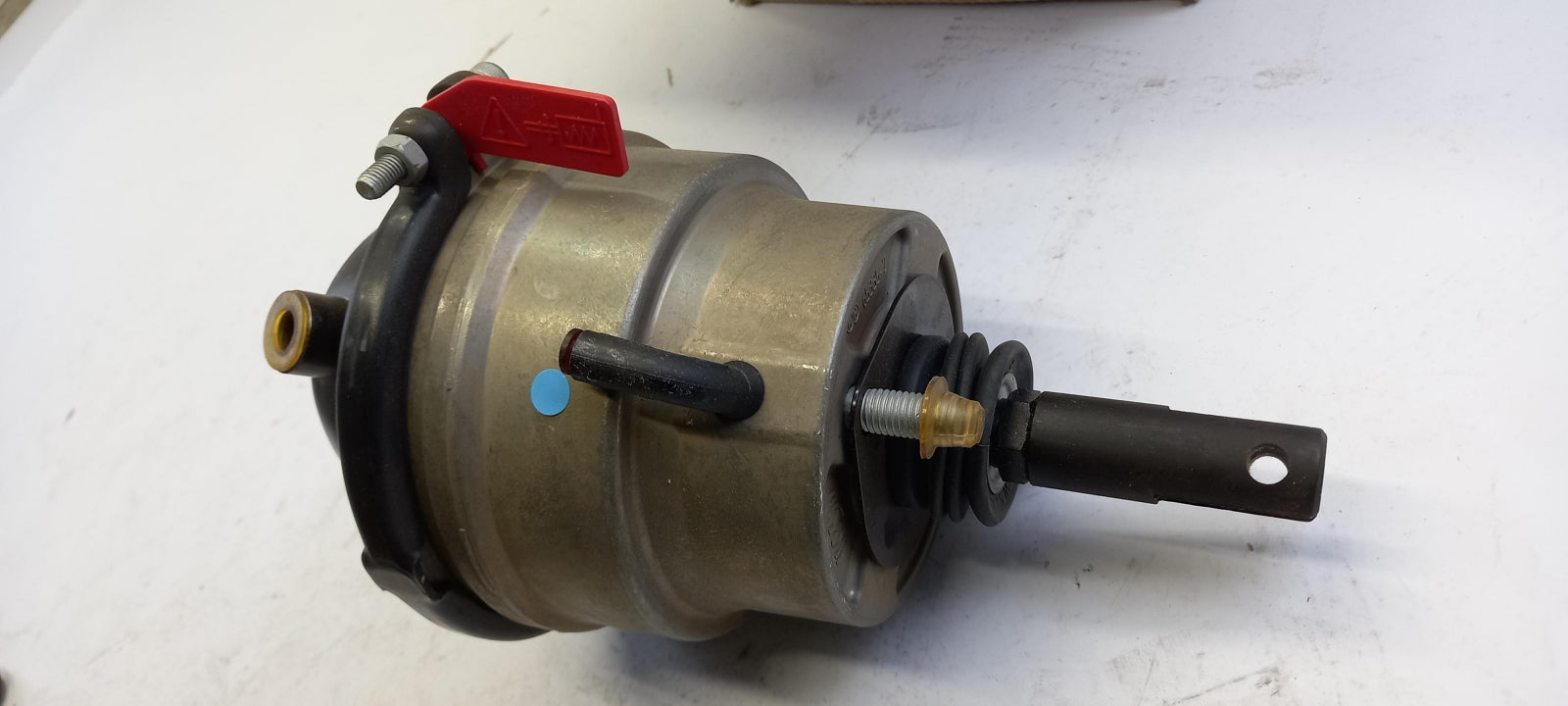 Original OE NISSAN Membranbremszylinder 443219X601