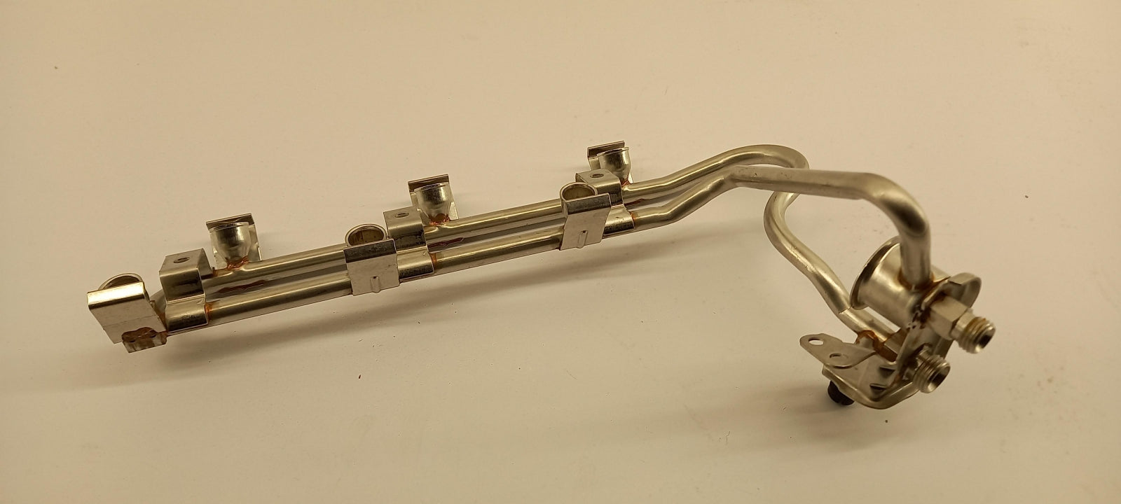 Original OPEL Vectra-B 2.5 2.6l Kraftstoffeinspritzventil Verteiler 90499575