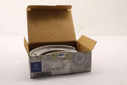 Original MERCEDES-BENZ Vito Feststellbremse Bremsbackensatz A003420702010