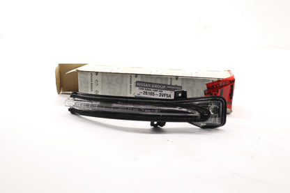 Original OE NISSAN Blinkleuchte 261653VF5A