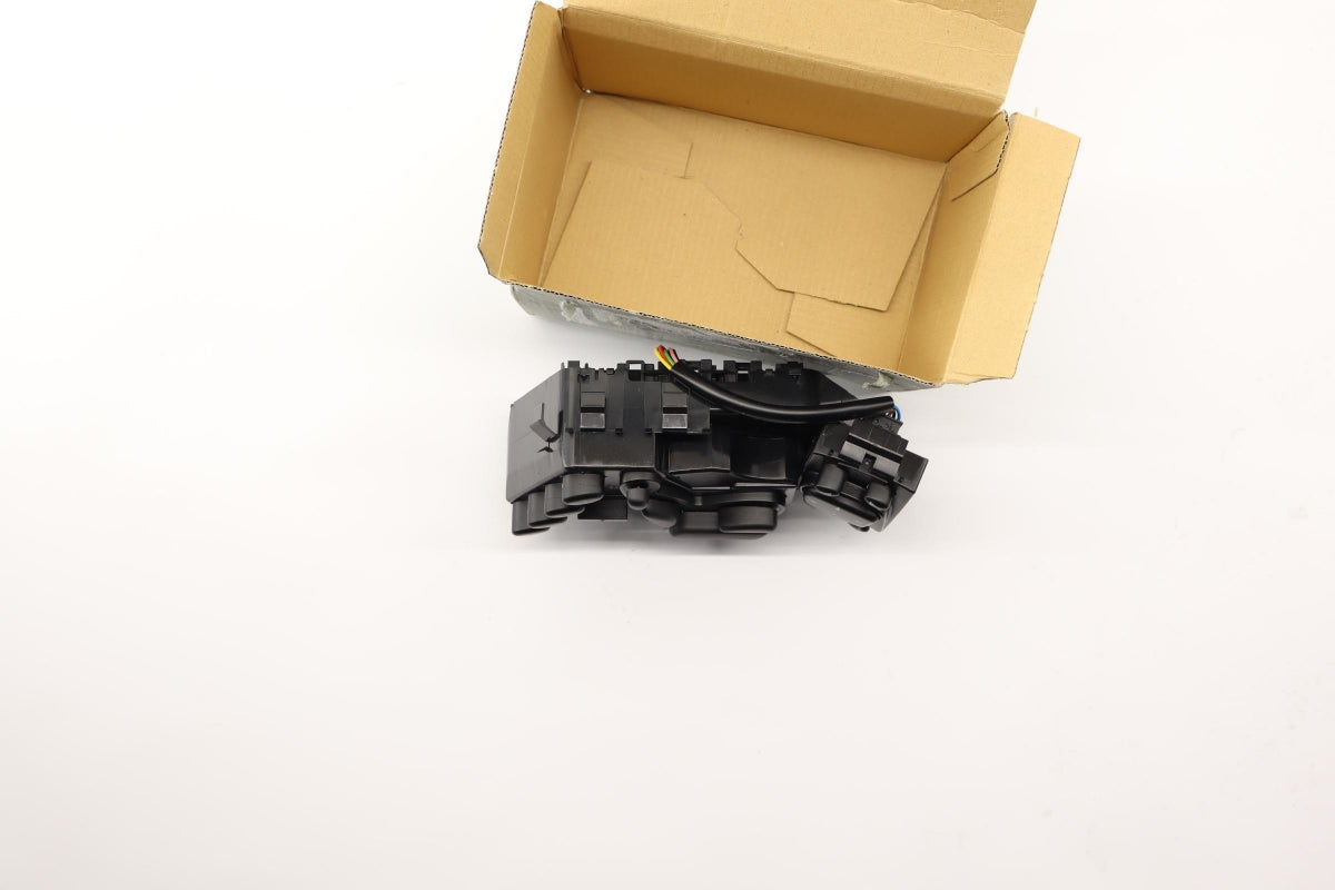 Original OE MERCEDES-BENZ Sitzversteller A22082133587C45