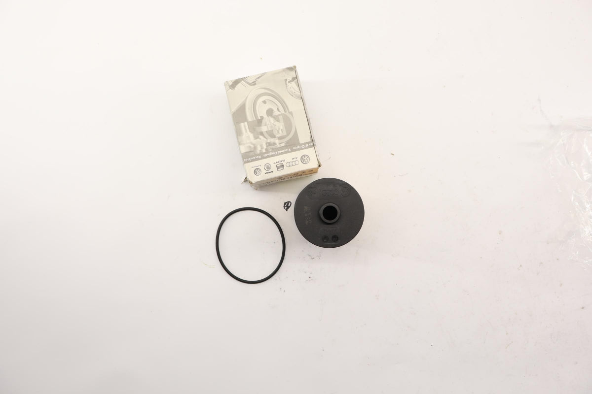 Original VW CC Passat Touareg SKODA Superb 3.6L Benzinmotor Ölfilter 03H115562