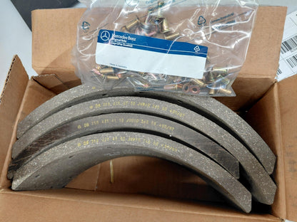 Original OE MERCEDES-BENZ Bremsbackensatz A3104214510