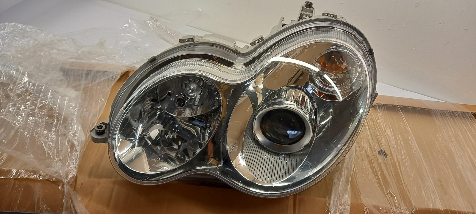 Original MERCEDES-BENZ C-Klasse 2001 - 2007 Scheinwerfer Links A2038203559