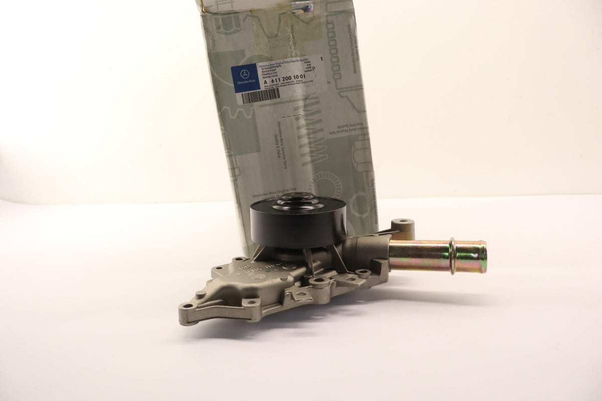 Original OE MERCEDES-BENZ Wasserpumpe A6112001001