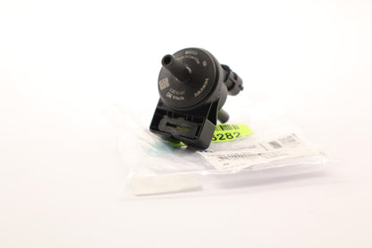 Original OPEL Adam Astra-J Corsa-D Meriva-B Tankentlüftungsventil 55566514