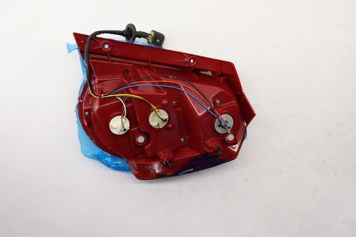 Original OE CHEVROLET Heckleuchte 95952066