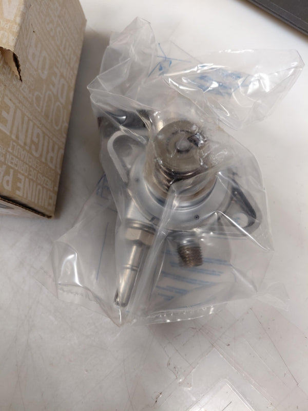 Original OE RENAULT Einspritzpumpe 166301175R
