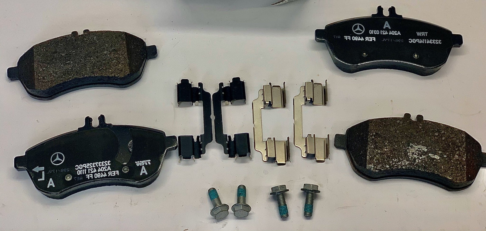 Original MERCEDES-BENZ E-klasse W212 V212 S212 Bremsbeläge vorne A0074201620