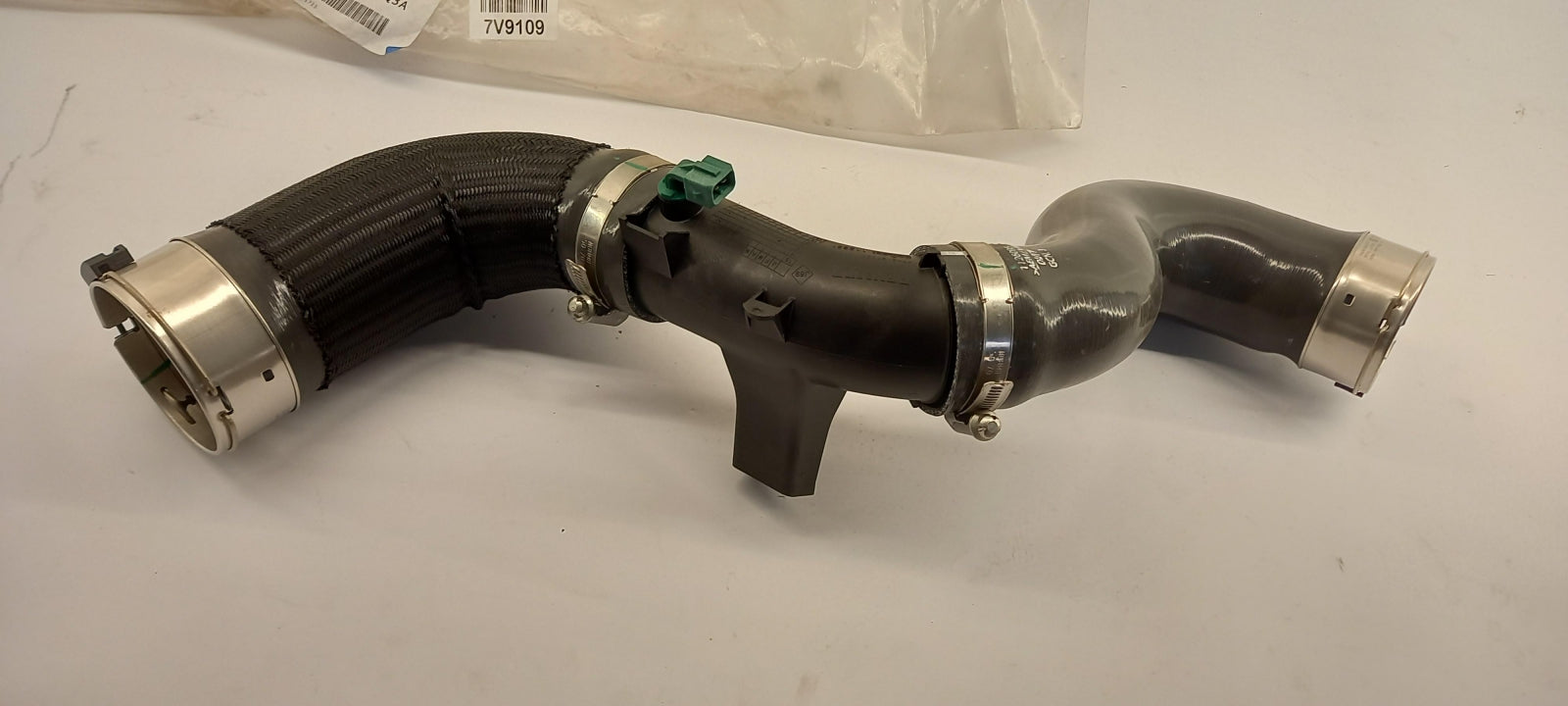 Original OE NISSAN Ladeluftschlauch 1446300Q3A