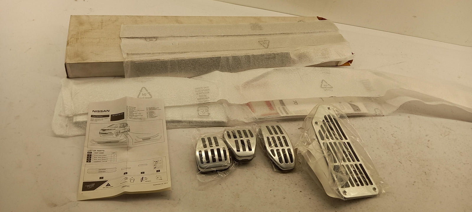 Original OE NISSAN Styling Kit KE4604ES01