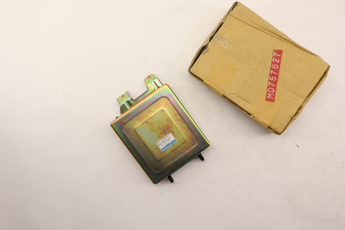 Original OE MITSUBISHI Motorsteuergerät MD757627