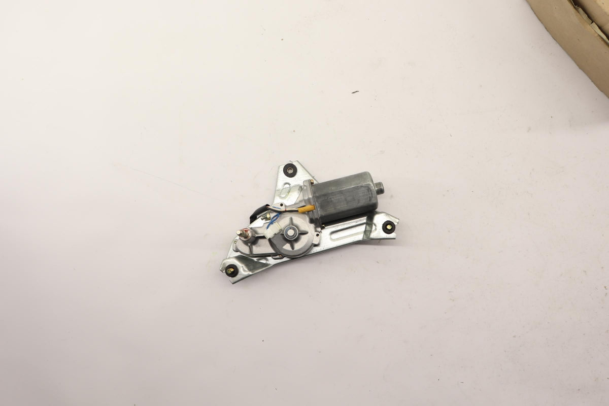 Original OE MITSUBISHI Wischermotor MB821135